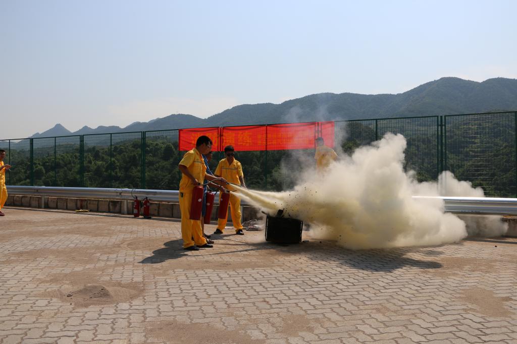 汽车物流公司联合举行2016年消防应急演练-重