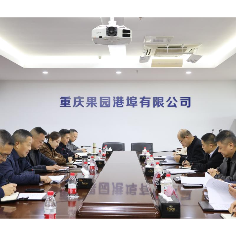 敖辉、任川一行到两江物流公司、果园港埠公司调研